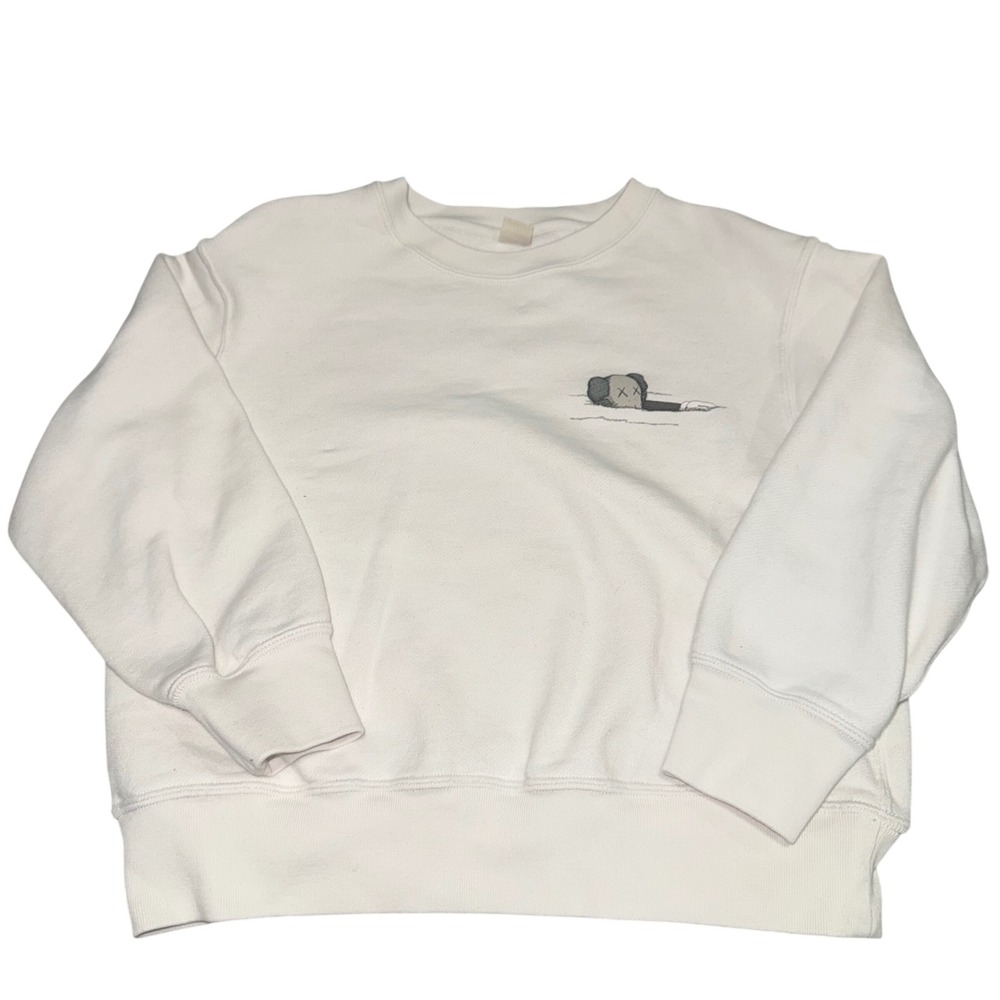 KAWS UNIQLO Kids‎ White Graphic Sweatshirt Pullover KAWS Size 7/8. Streetwear